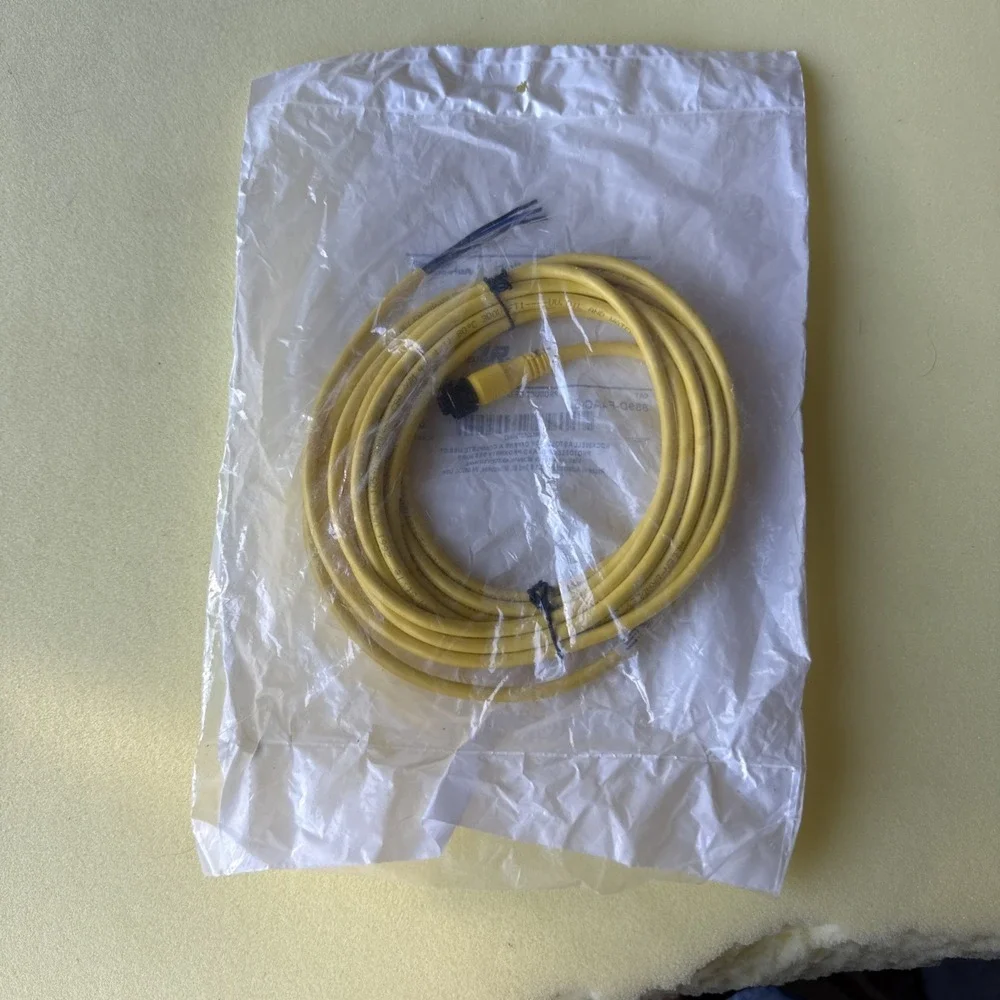 New For 889D-F4AC-5 889DF4AC5 4Pin Female Straight PLC Cordset Yellow